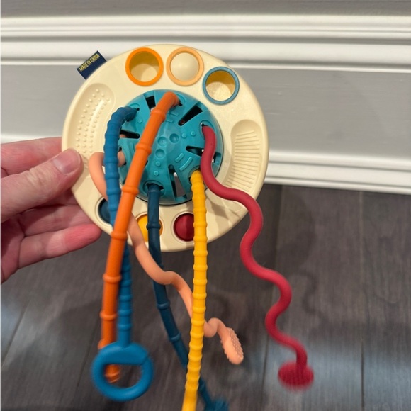 NWOT Multicolor Learning Toy for Sensory Play for Toddlers and Babies-Fine Motor - Picture 4 of 5